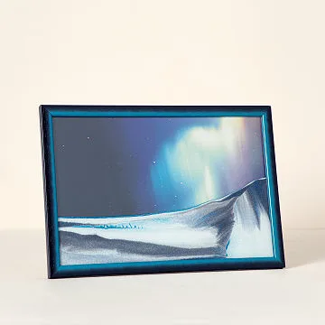 Aurora borealis moving sand art